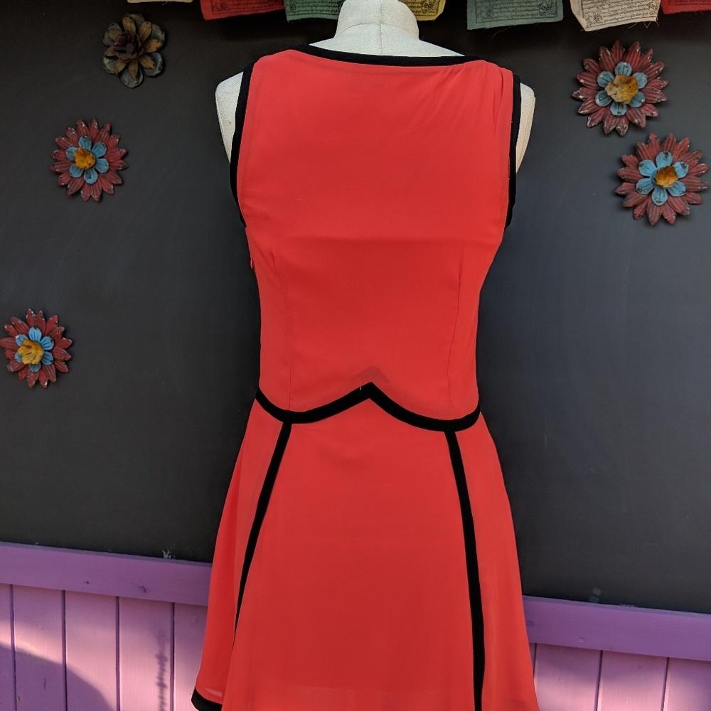 Chic red and black dress - Picture 5 of 7